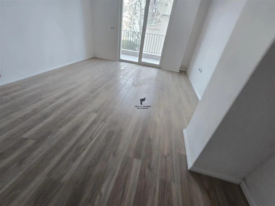 Tirane, shitet apartament 1+1+Ballkon Kati 2, 72 m² 133.000 € (LAPRAKE)