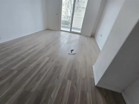 Tirane, shitet apartament 1+1+Ballkon Kati 2, 72 m² 133.000 € (LAPRAKE)