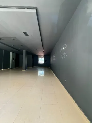 Tirane, jepet me qera zyre Kati 0, 100 m² 2.000 € (STADIUMI DINAMO)