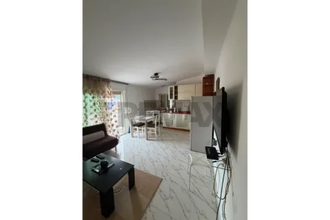 Tirane, jepet me qera apartament 2+1 , (Rr. Kavajes)