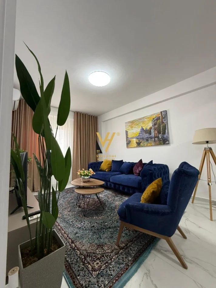 Tirane, jepet me qera apartament 2+1+Ballkon Kati 8, 93 m² 800 € (ISH PARKU I AUTOBUSAVE)