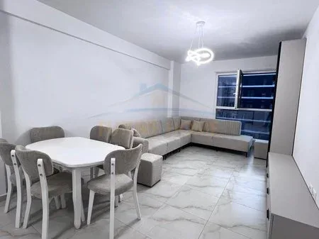 jepet me qera Kati 4, 77 m² 550 €