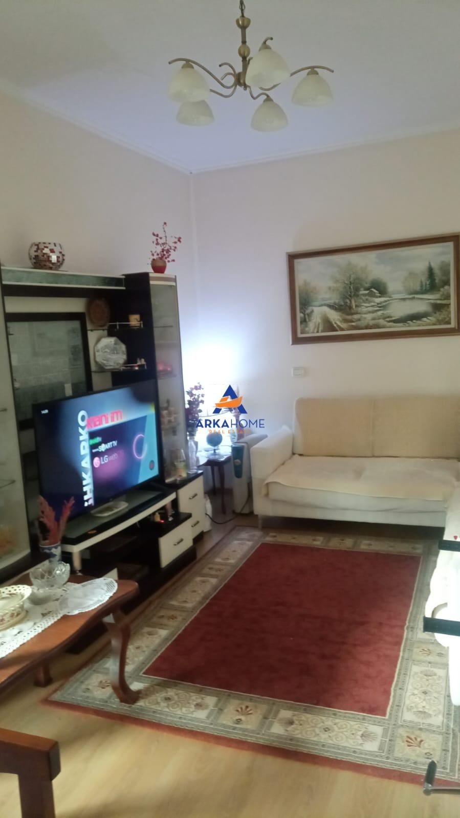 JEPET APARTAMENT ME QERA "RRUGA GRAMOZ PASHKO , QYETET STUDE
