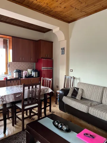 Mobilie kuzhine me banak qeramik të derdhur