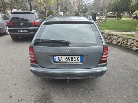 Tirane, shitet makine Shitet Mercedes-Benz 200 – W230, viti 2006 - Manual - 310,000 lek i diskutueshëm Nafte, blu e hapu