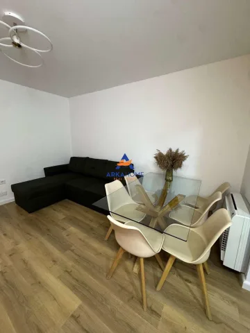 JEPET APARTAMENT ME QERA 2+1+BALLKON "PRANE RRUGES KONGRESI