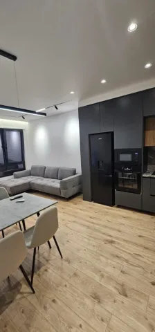 Tirane, jepet me qera apartament 2+1 Kati 5, 100 m² 600 € (Rruga 5 Maji)