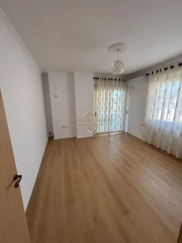 Tirane, shitet apartament Kati 5, 88 m² 135.000 € (restorant fresku)