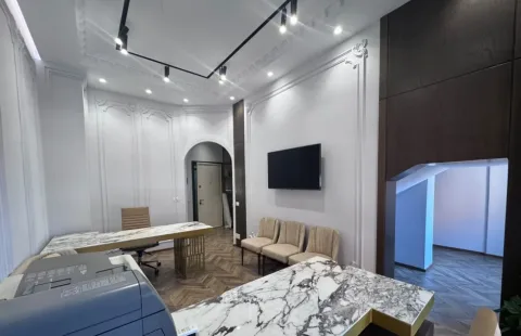 Tirane, jepet me qera ambjent biznesi Kati 7, 55 m² 650 € (American Hospital 3)