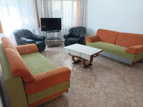 Tirane, Hotel, 50 € / nata