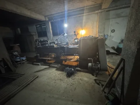 Shes Torno/Trapan/Sharre/ Shitet oficina komplet 4.000 €