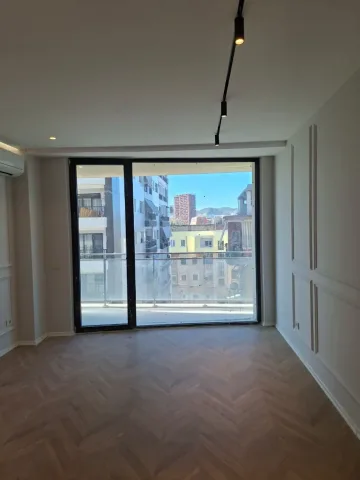 Tirane, jepet me qera zyre Kati 2, 116 m² 1.100 €