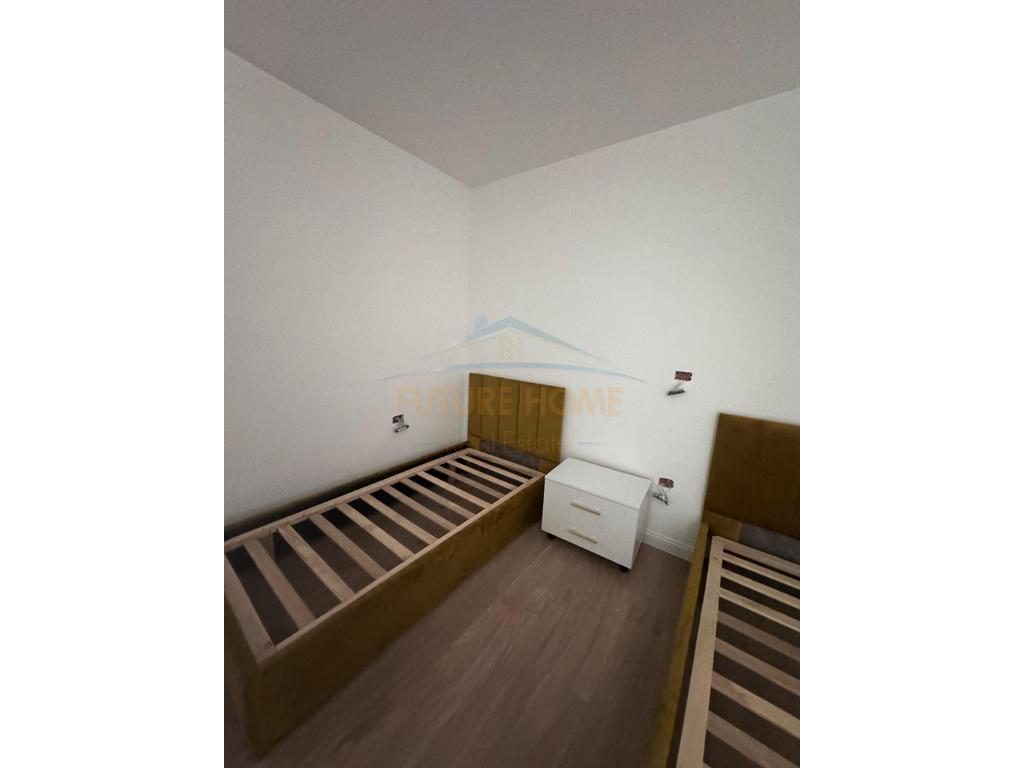 0696044423Qira Apartament2+1Pranë Stacionit të Trenit Durrës