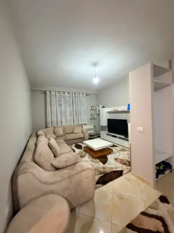 Tirane, jepet me qera apartament 2+1 Kati 5, 80 m² 490 € (YZBERISHT)