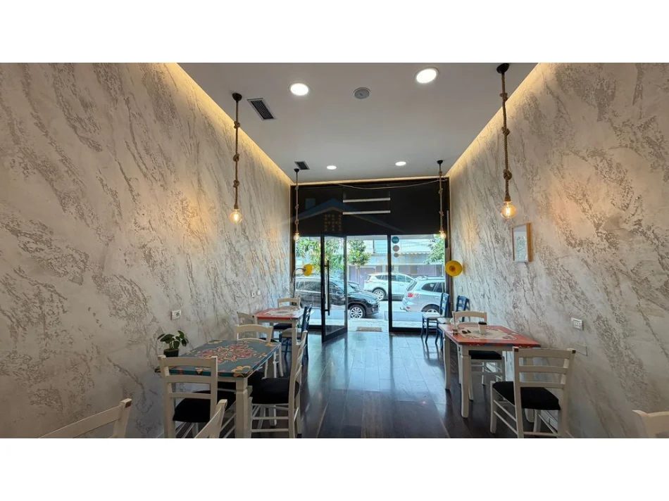 Tirane, shitet ambjent biznesi Kati 0, 84 m² 265.000 € (Sheshi Willson)