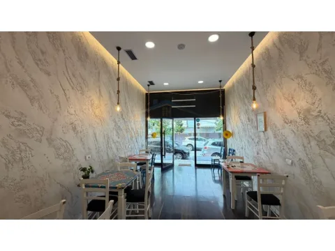 Tirane, shitet ambjent biznesi Kati 0, 84 m² 265.000 € (Sheshi Willson)