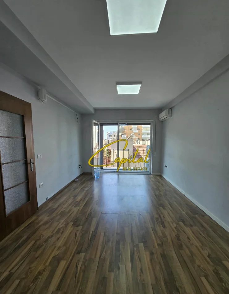 Tirane, jepet me qera zyre Kati 2, 145 m² 1.600 € (RRUGA FROSINA PLAKU)