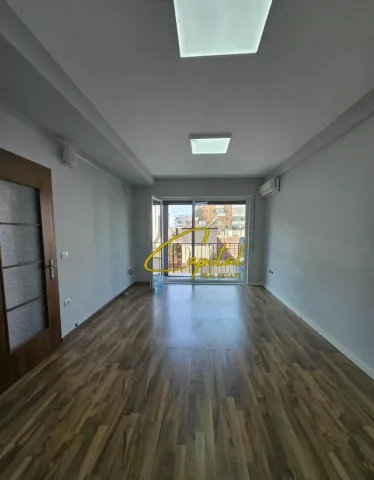 Tirane, jepet me qera zyre Kati 2, 145 m² 1.600 € (RRUGA FROSINA PLAKU)