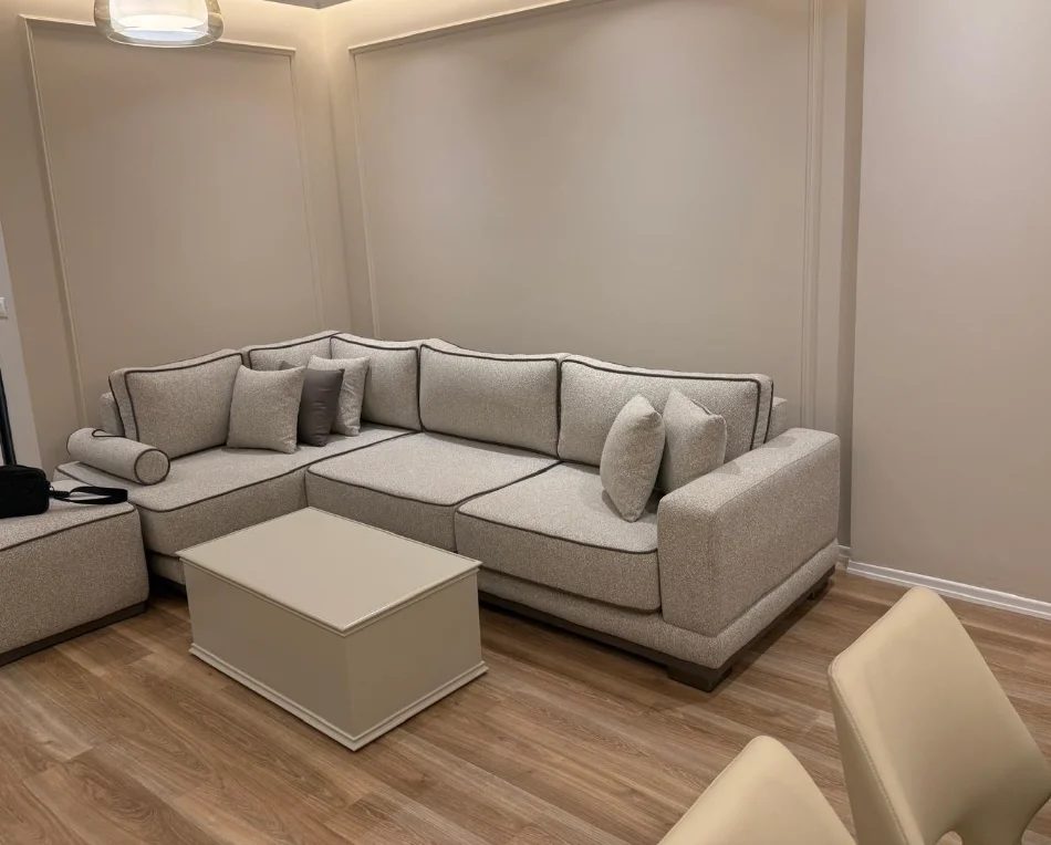 Tirane, jepet me qera apartament 2+1 , 100 m² 900 €