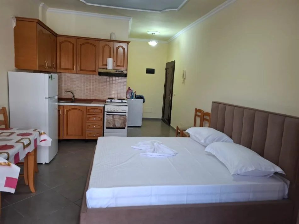 okazion Vlore LUNGOMARE/ 2500 leke nata