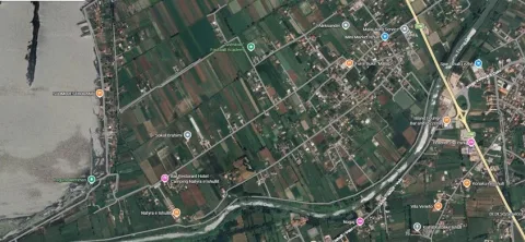 Shitet toke Ishull Shëngjin, Lezhë