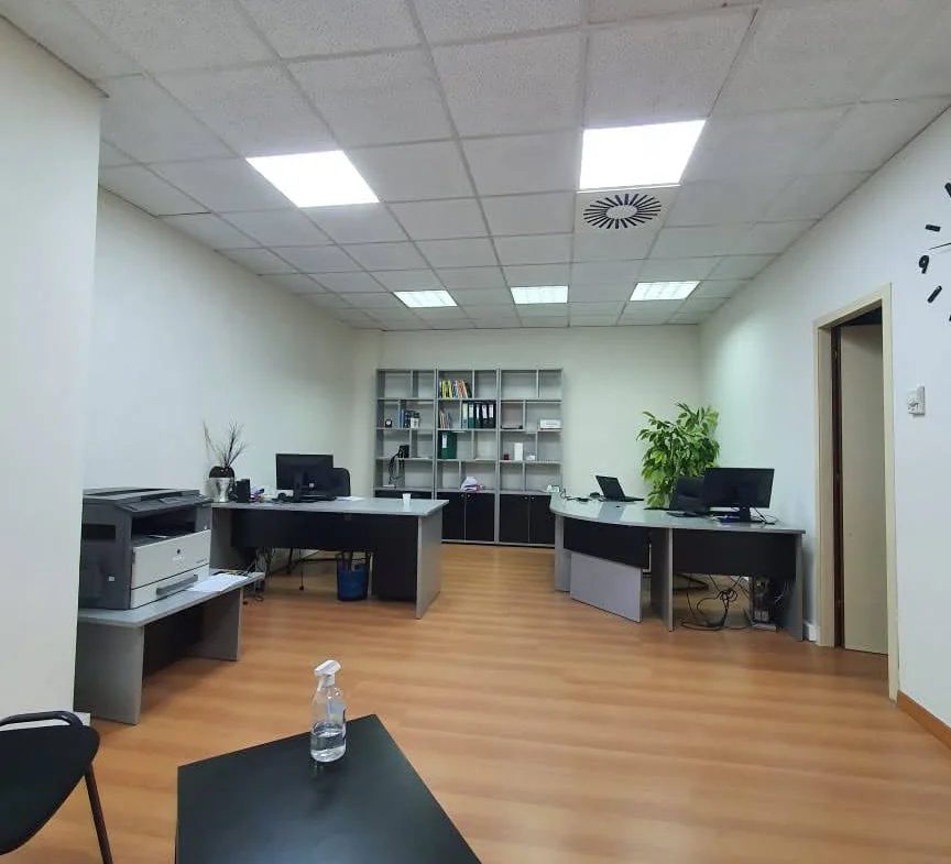 Tirane, shitet zyre Kati 0, 45 m² 185.000 €