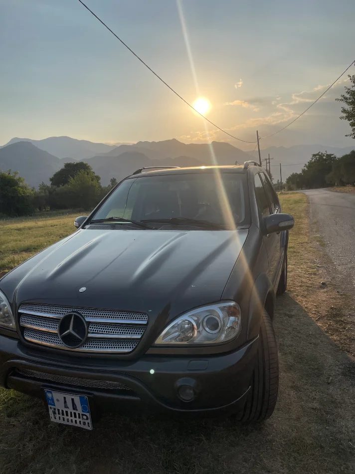 Elbasan, shes SUV Benzin+Gaz, automatik Klima 300 km 4.000 €
