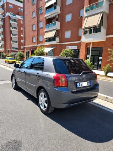 Tirane, shitet makine Toyota Corolla Nafte, gri e erret manuale Klima 224.000 km 4.700.000 €