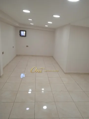 Tirane, jepet me qera dyqan Kati 1, 30 m² 450 € (PRANE AMBASADES SE VATIKANIT)