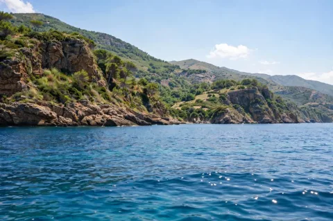 Himare, shitet truall ne bregdet , 616 m² (Qeparo)