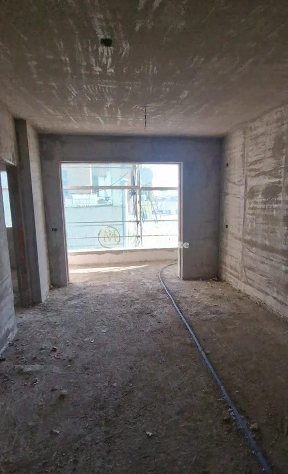 Tirane, shitet apartament 2+1 Kati 2, 85000 € (Paskuqan)