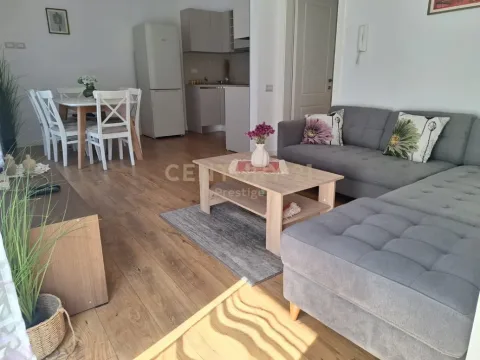 Tirane, jepet me qera apartament 2+1 Kati 2, 80 m² 801 € (Ambasada Amerikane)