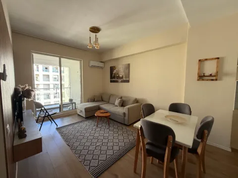 Tirane, jepet me qera apartament 2+1+Ballkon Kati 5, 92 m² 550 € (Siri Kodra)