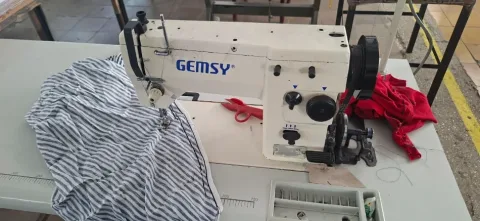 Tirane, shes Makine qepese Linje prodhimi rrobaqepsie