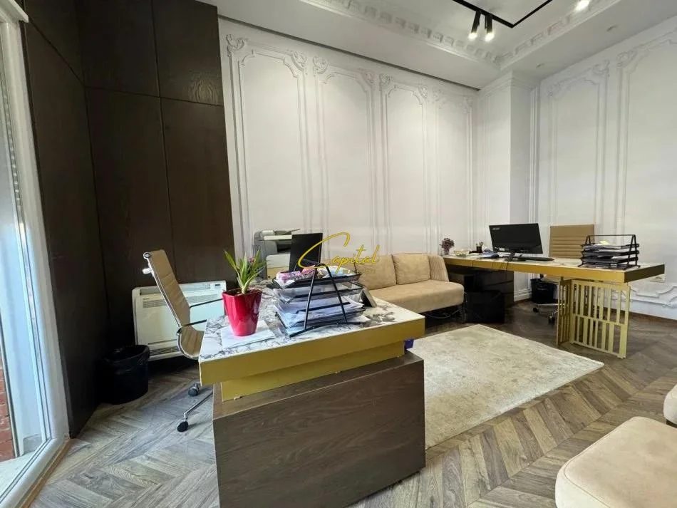 Tirane, jepet me qera zyre Kati 7, 55 m² 650 € (KOMPLEKSI GOLDEN PARK 3)