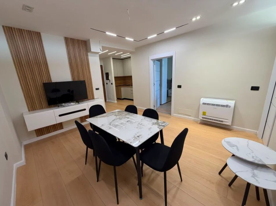 Tirane, jepet me qera apartament 2+1 Kati 11, 90 m² 799 € (KOMPLEKSI DELIJORGJI)