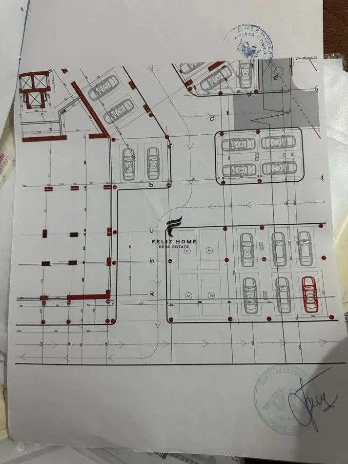 Tirane, shitet garazh Kati -1, 12 m² (ISH FUSHA E AVIACIONIT)