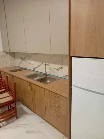 Tirane, jepet me qera ambjent biznesi Kati 2, 65 m² 700 € (Rruga e Elbasanit)