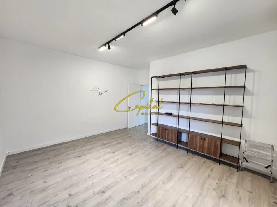 Tirane, jepet me qera ambjent biznesi Kati 2, 95 m² 800 € (STADIUMI DINAMO)