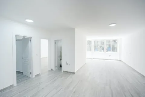 Tirane, jepet me qera zyre Kati 1, 115 m² 1.200 € (BLLOK)