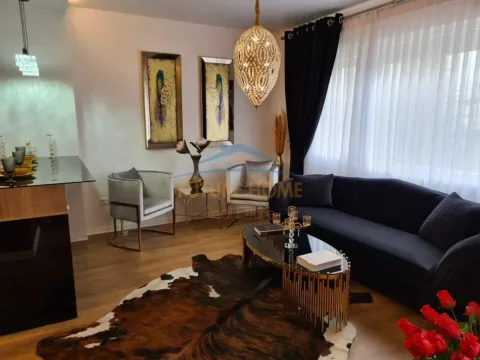 Tirane, jepet me qera apartament 1+1 Kati 6, 69 m² 800 € (Rruga e Kosovareve, Tirane)