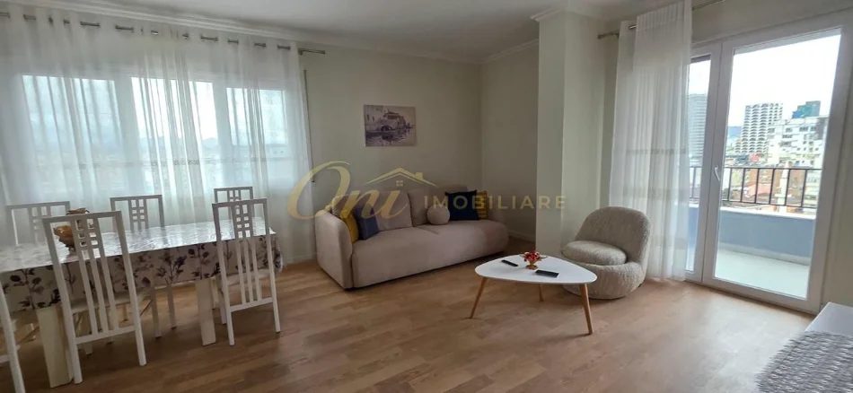 Tirane, jepet me qera apartament 2+1 Kati 8, 98 m² 900 € (PAZARI I RI)