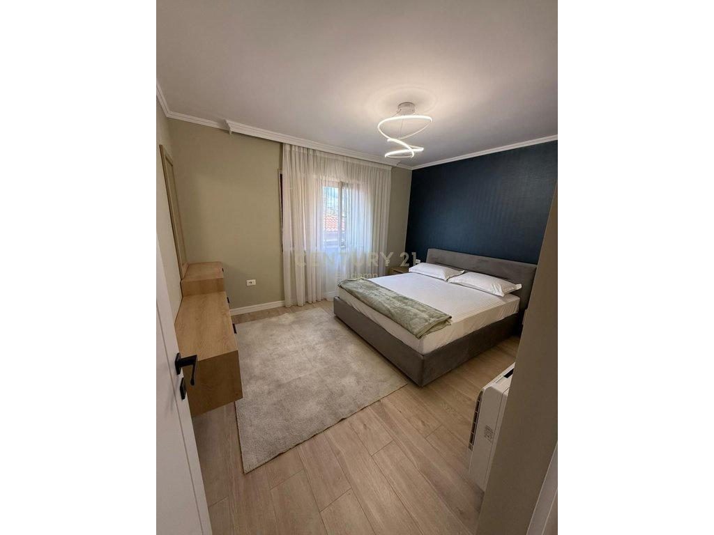 APARTAMENT 2+1 ME QERA | RRUGA E SALES, TIRANË