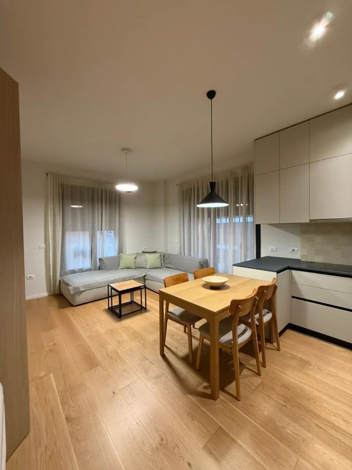 Tirane, jepet me qera apartament 2+1 Kati 3, 95 m² 1.300 € (RRUGA E KOSOVAREVE)