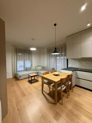 Tirane, jepet me qera apartament 2+1 Kati 3, 95 m² 1.300 € (RRUGA E KOSOVAREVE)