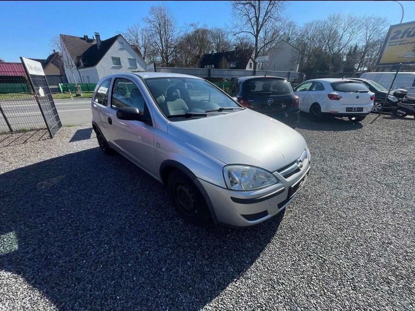 SHITET OPER CORSA 1.2 BENZINE VITI 2004 CMIMI 1490€