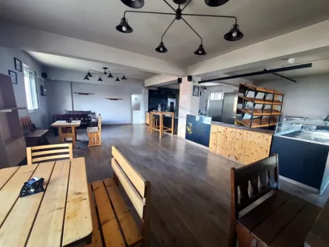 Tirane, jepet me qera aktivitet biznesi Kati 0, 200 m² 170.000 € (Porcelan)