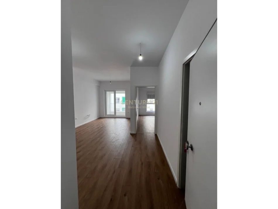 Tirane, shitet apartament 1+1 , 61 m² 110.000 €