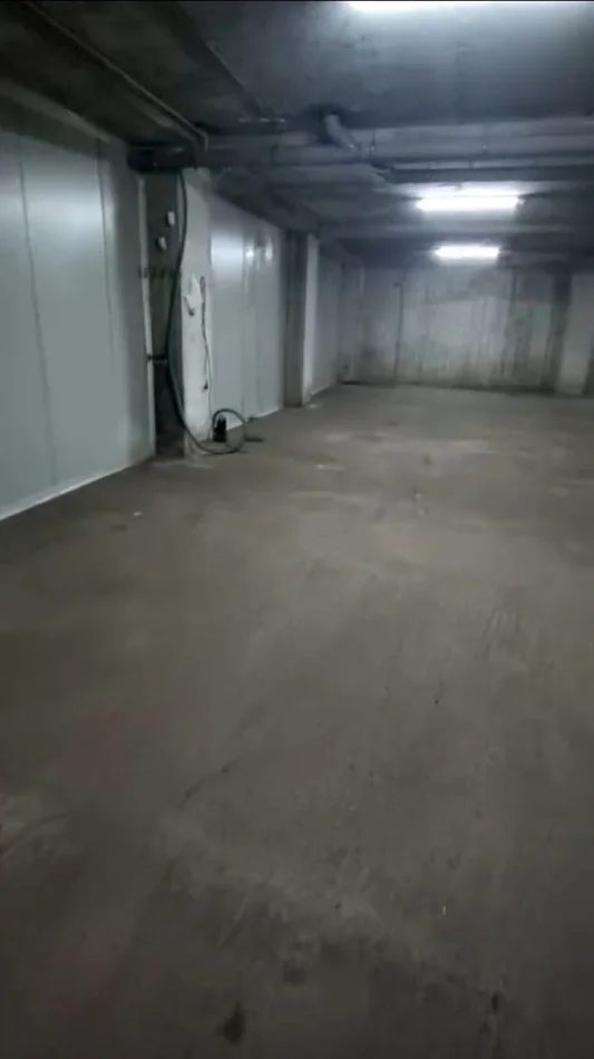 Tirane, shitet magazine Kati 1, 290 m² 235.000 € (Kamëz Municipality)