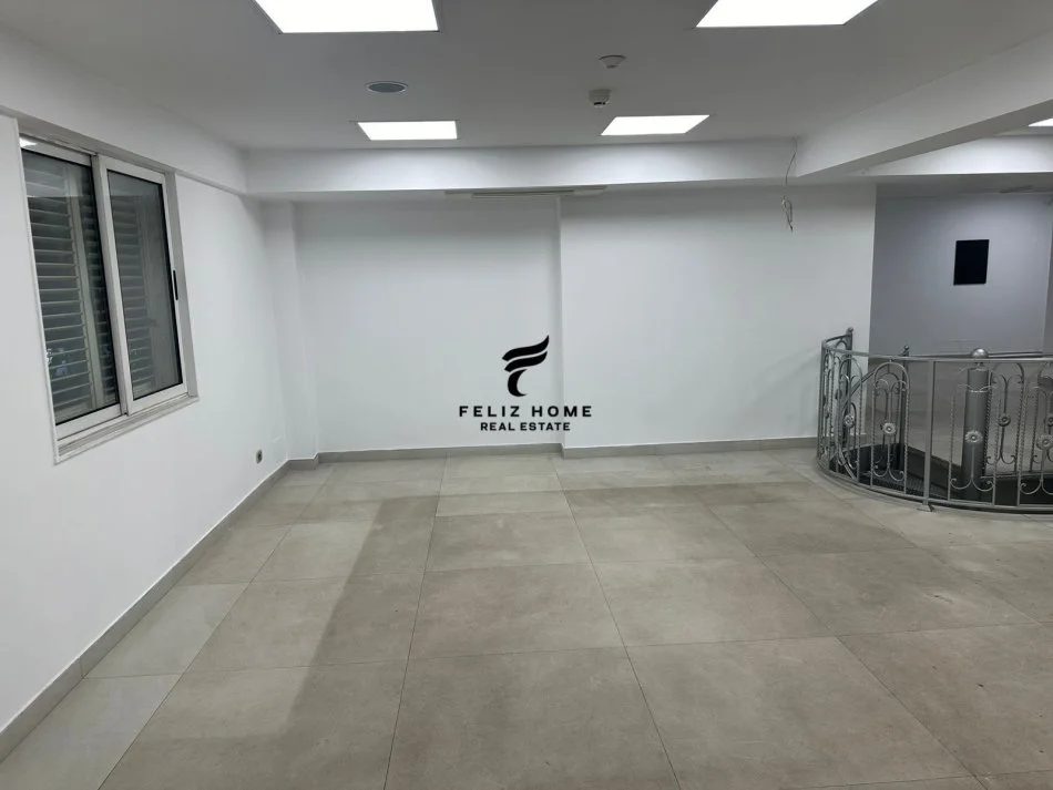 Tirane, jepet me qera dyqan Kati 2, 230 m² 1.500 € (LAPRAKE)